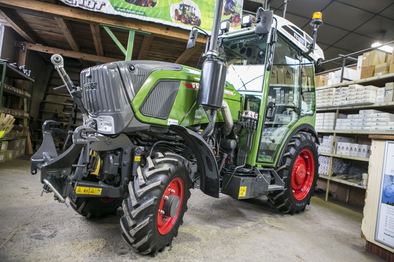 tracteur-fendt-vario210_01.jpg